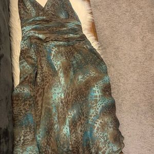 Beautiful Donna Morgan dress size 8.